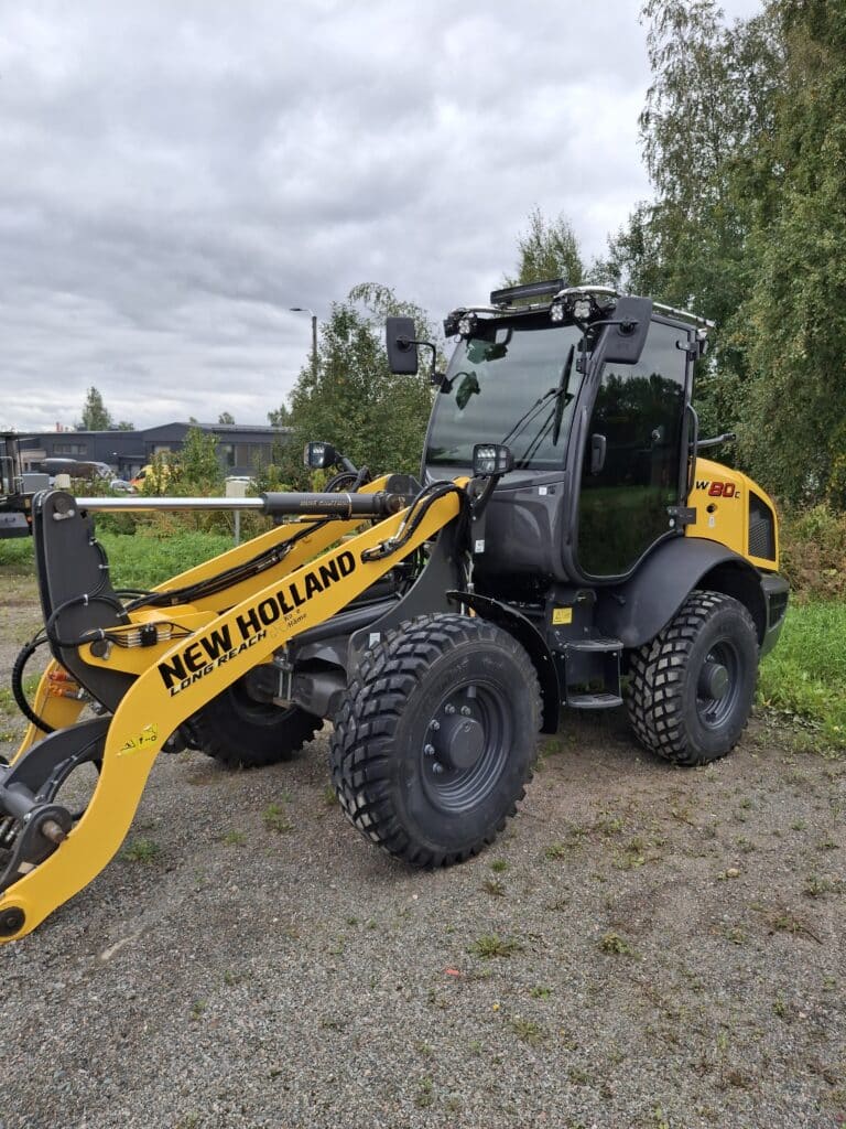 New Holland W80C pyöräkuormaaja vuokrattavaksi